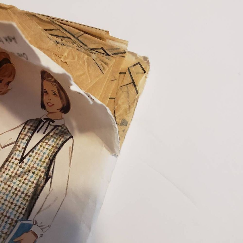 Vintage Butterick Sewing Pattern - Picture 4 of 4